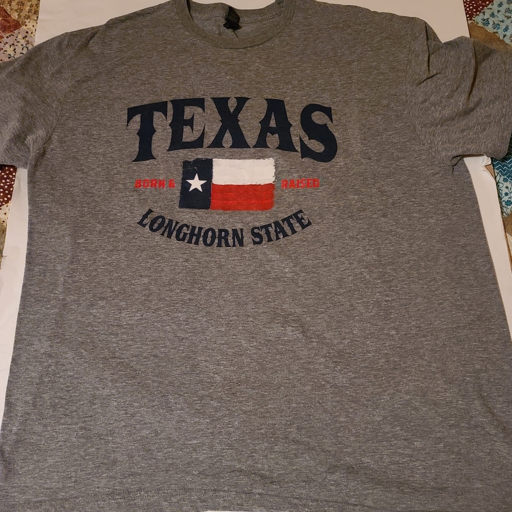 🦇2/$15 Texas tshirt